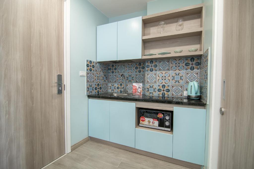 RedDoorz @ Hoang Cau Street