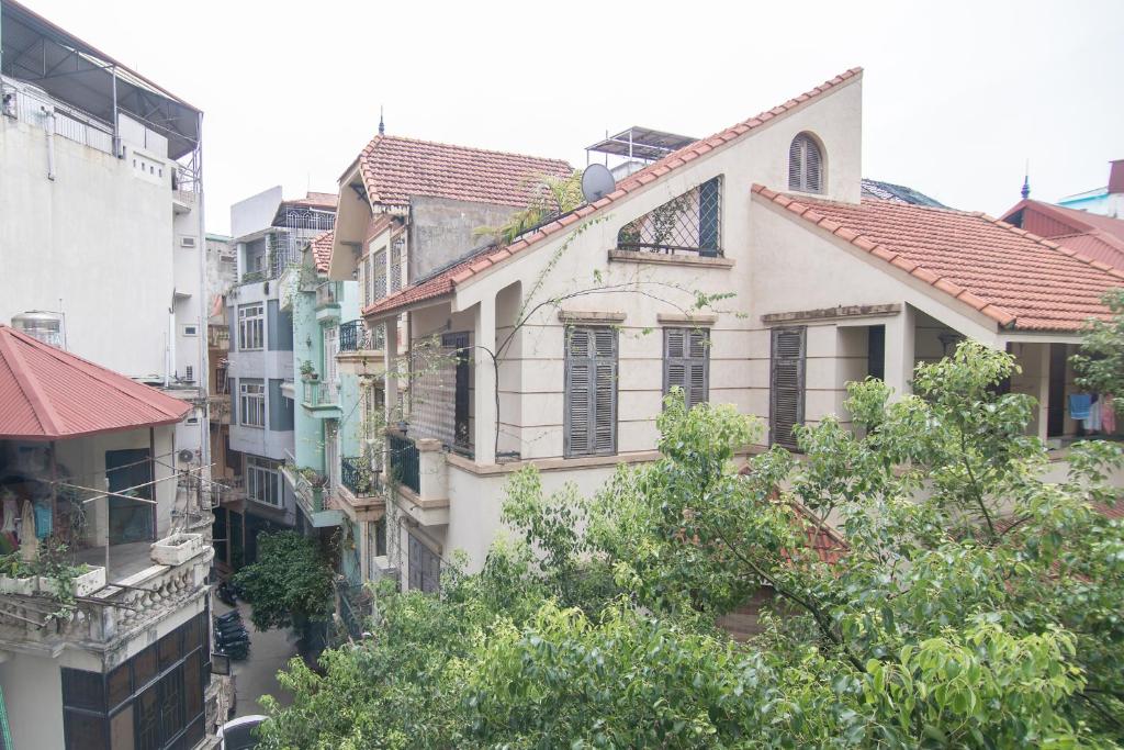 RedDoorz @ Hoang Cau Street