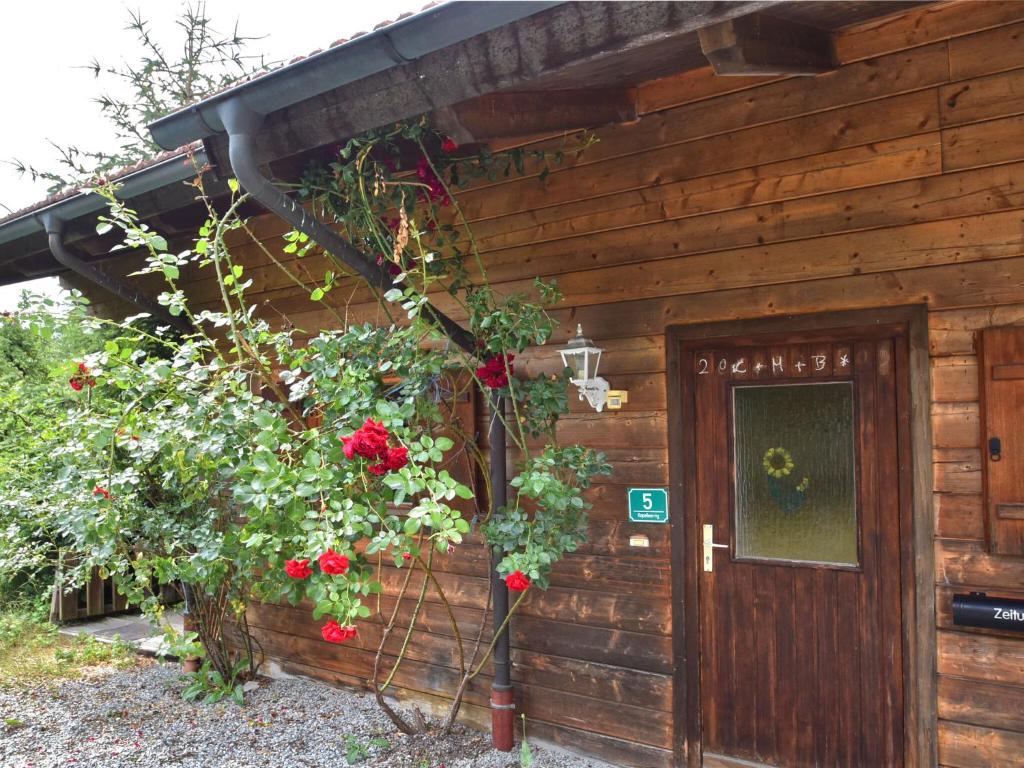 Vintage Holiday Home in Grafenried with Garden photo 3