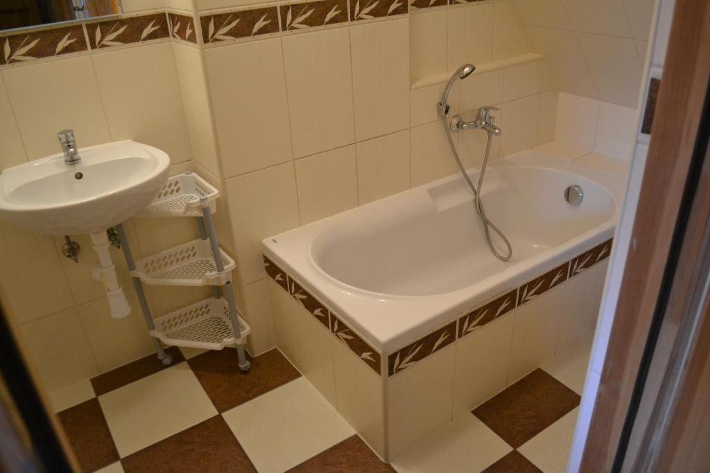 Трехместный (Трехместный номер), Pokoje gościnne Gobo