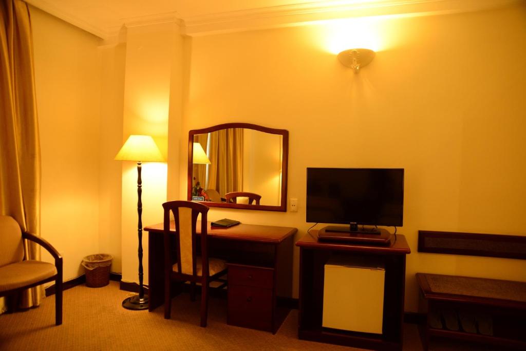 Двухместный (Двухместный номер «Юниор» с 1 кроватью), Saigontourane Hotel