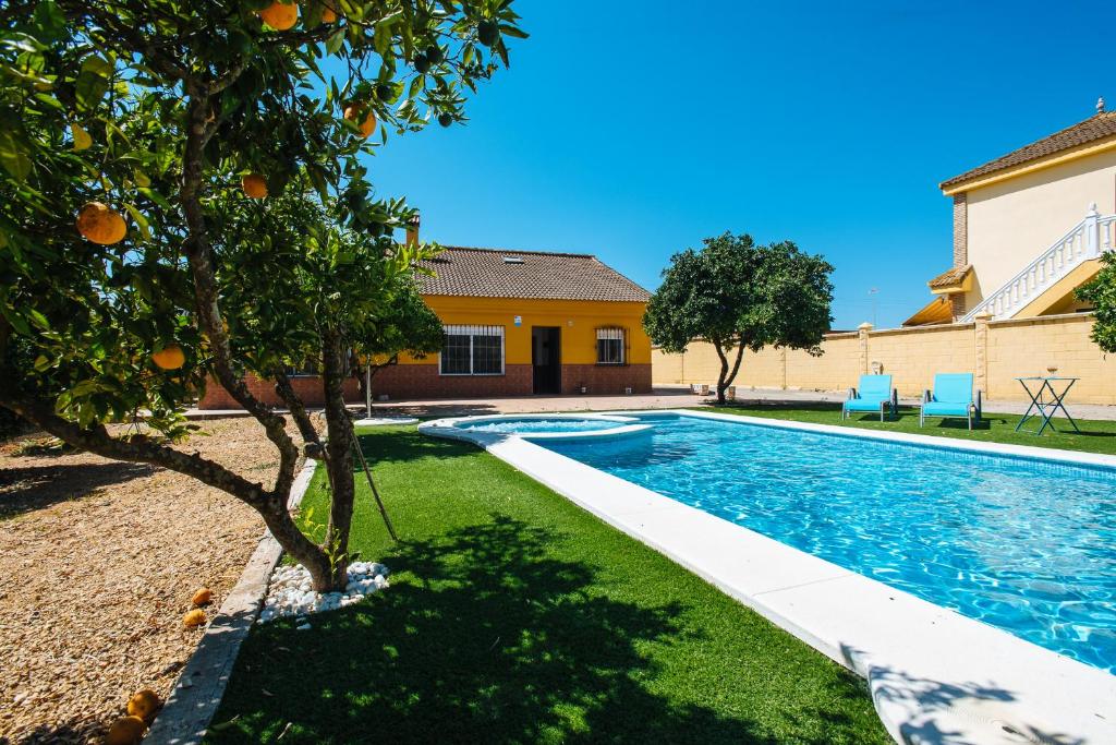 Villa Oasis Los Naranjos con jacuzzi 15 min Sevilla photo 3