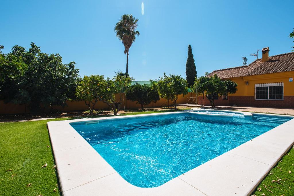 Villa Oasis Los Naranjos con jacuzzi 15 min Sevilla photo 2