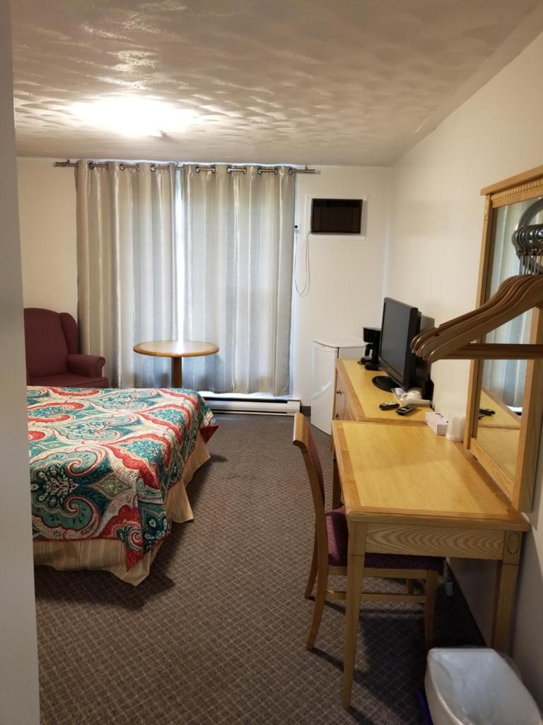 Knights Inn Woodstock photo 2