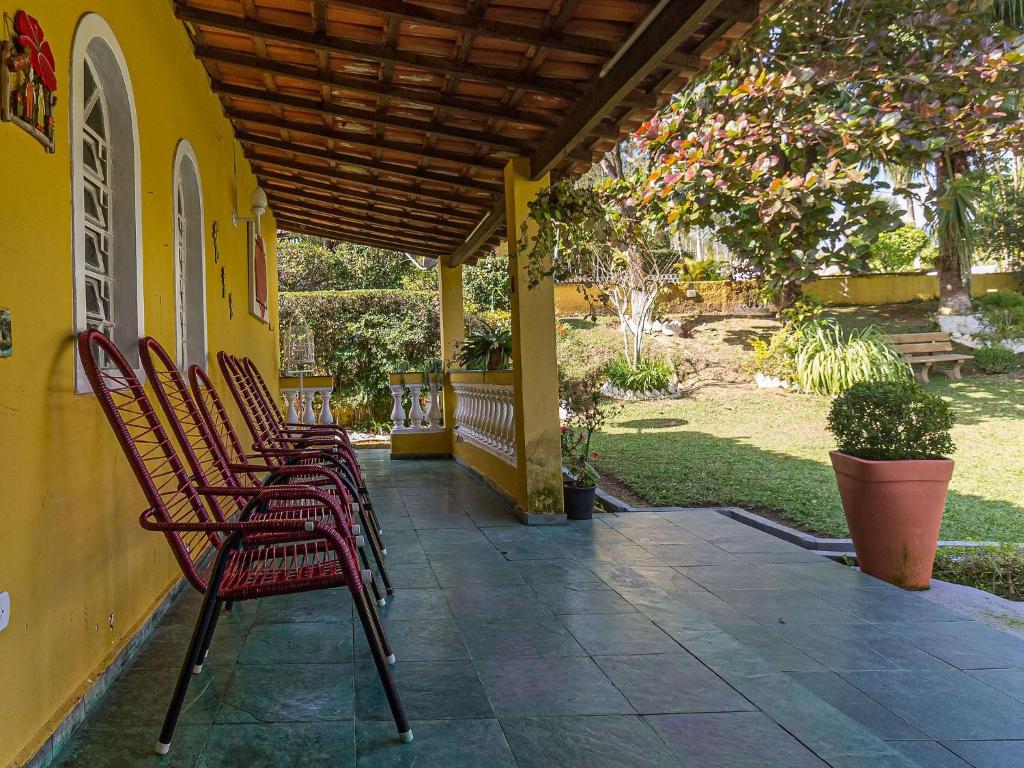 Farm estate for 21 with pool and football field in Guararema - Tap to explore photos