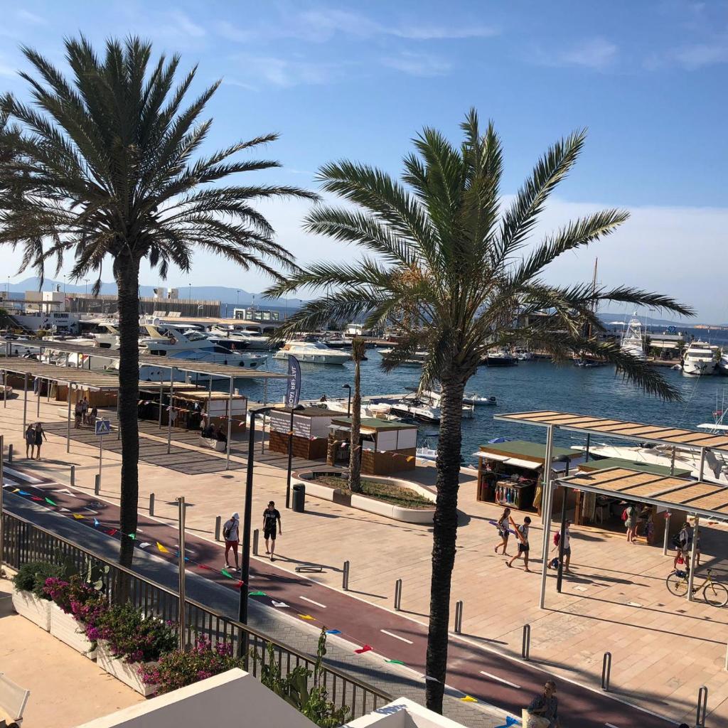 Apartamentos Mar i Vent Puerto de La Savina Formentera photo 1