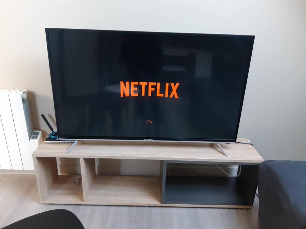 Elbeuf F2 Sweet Home combles NETFLIX WIFI photo 2