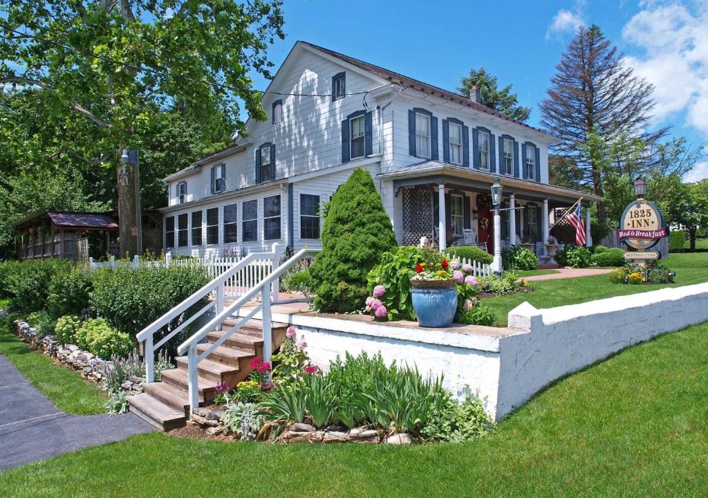 1825 Inn Bed and Breakfast image