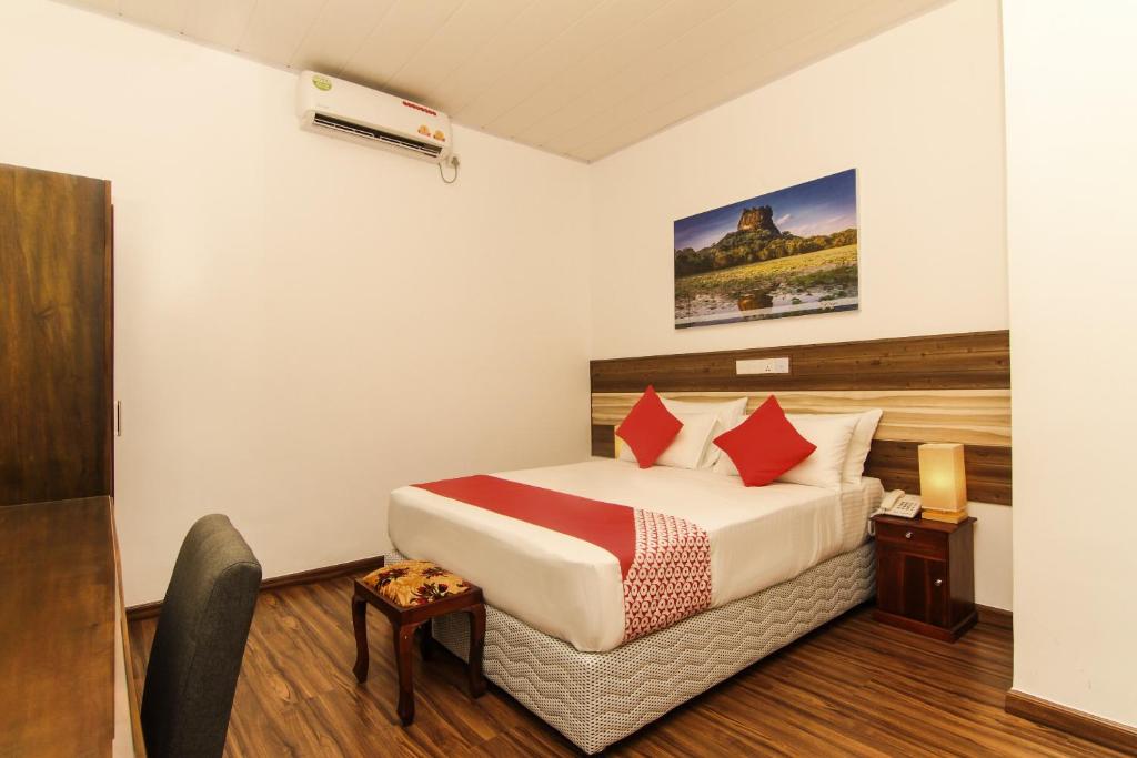 Clove Transit Hotel photo 1