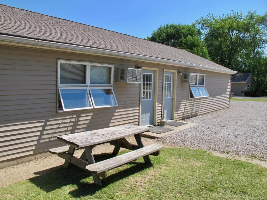 Little Ted's Cottages photo 3