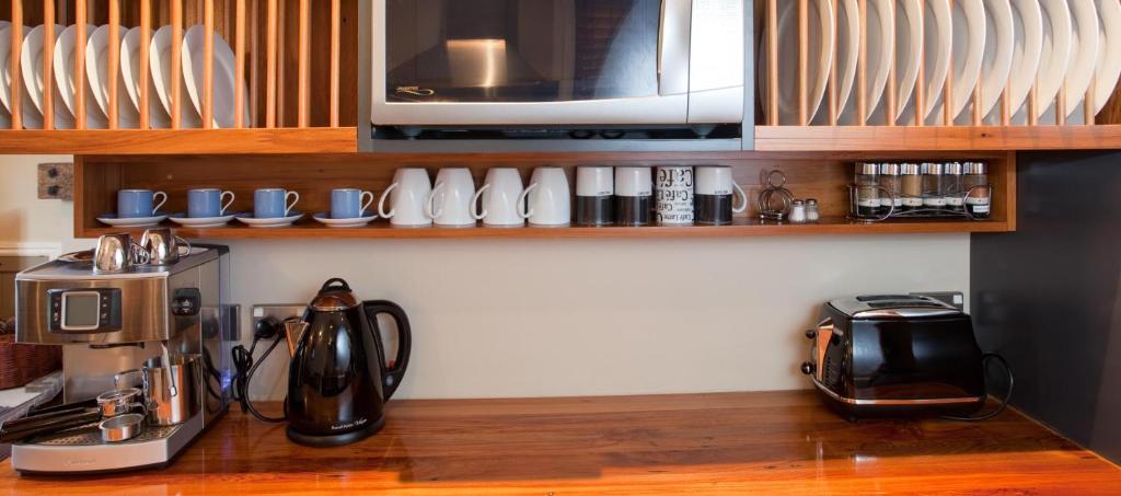 Charming Wanaka Cottage photo 2