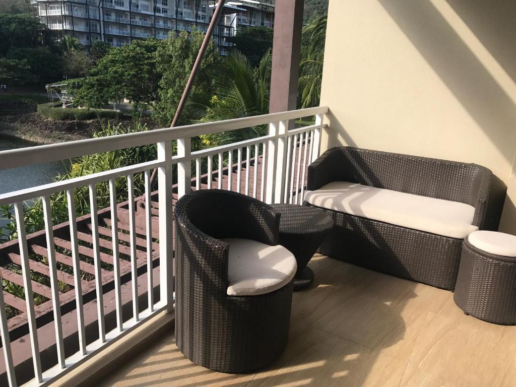 Creys condo at Pico de Loro Cove photo 2