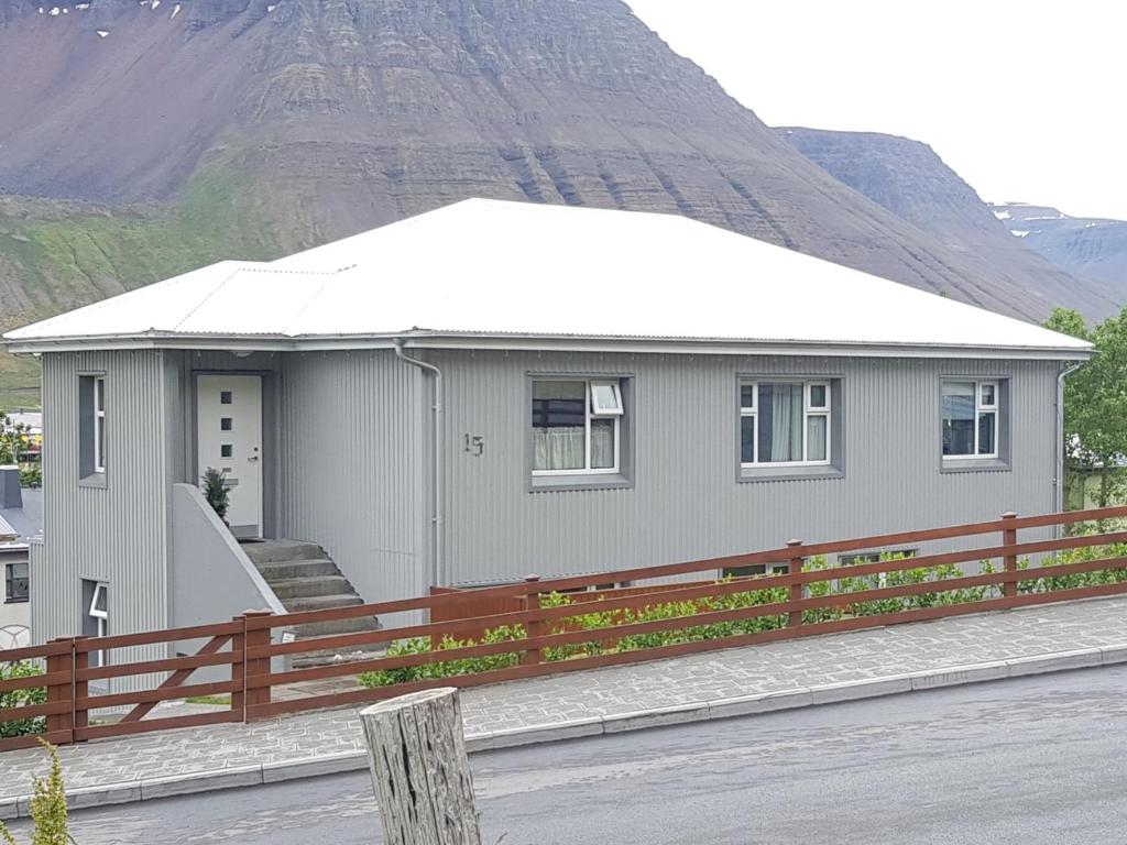 Sigurhæð - Apartment with all within your reach photo 1