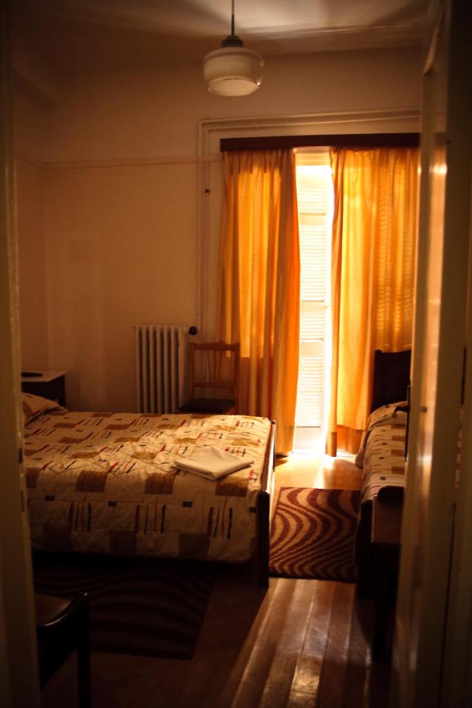 Трехместный (Трехместный номер), Acropolis House