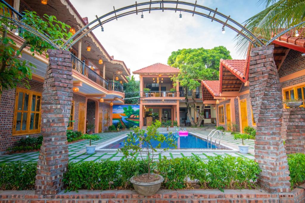 Tam Coc Summer Bungalow