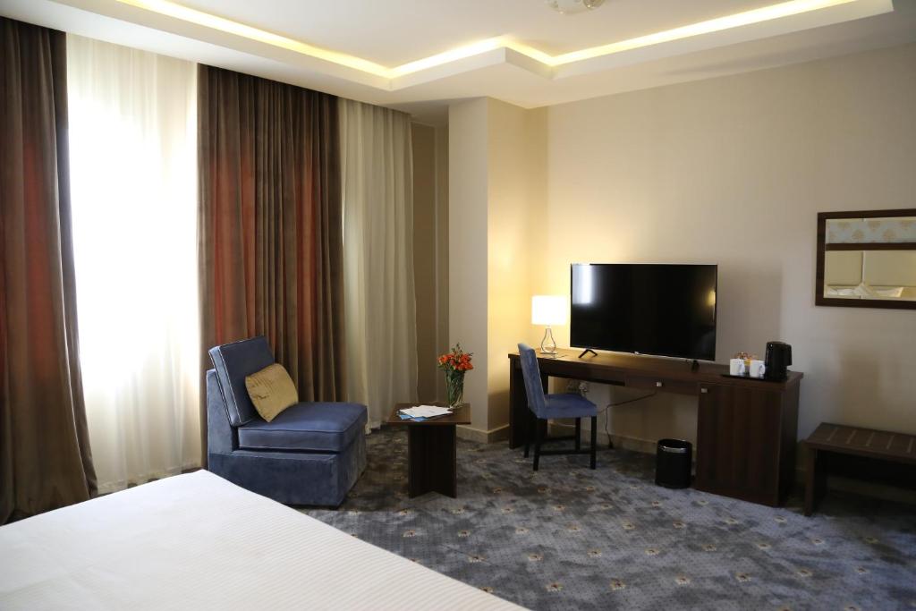 The Town Hotel Doha photo 2