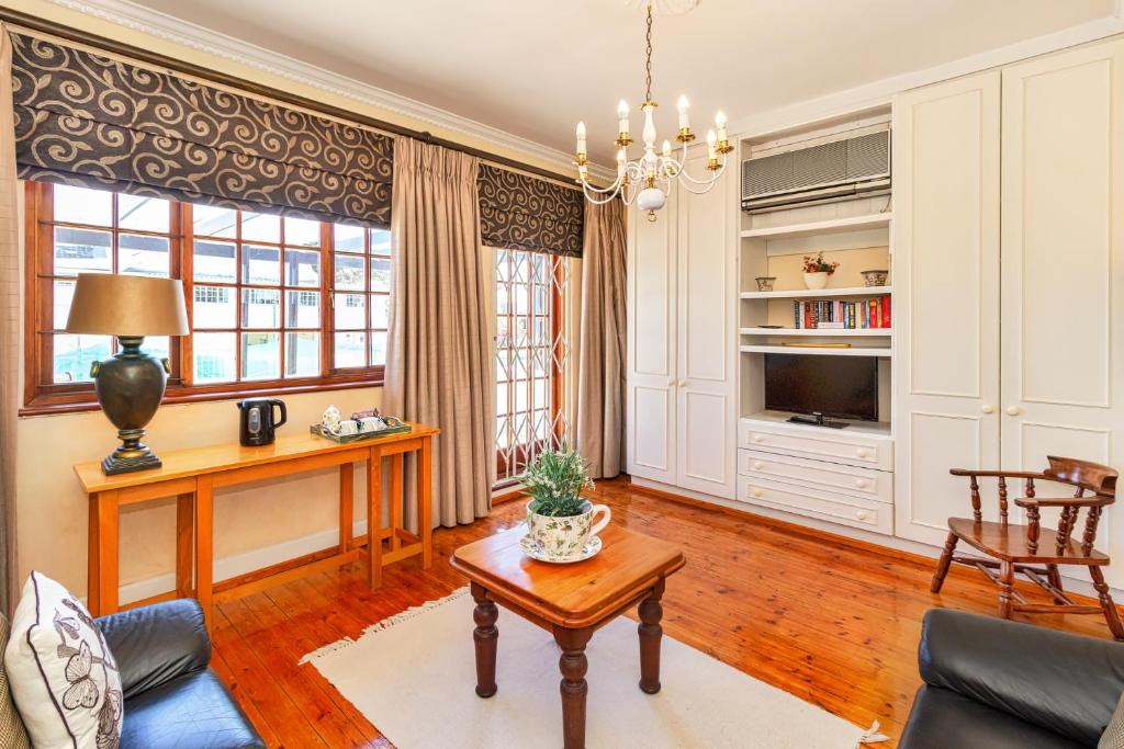 King George's Guest House Room Type - Deluxe Double or Twin Room
