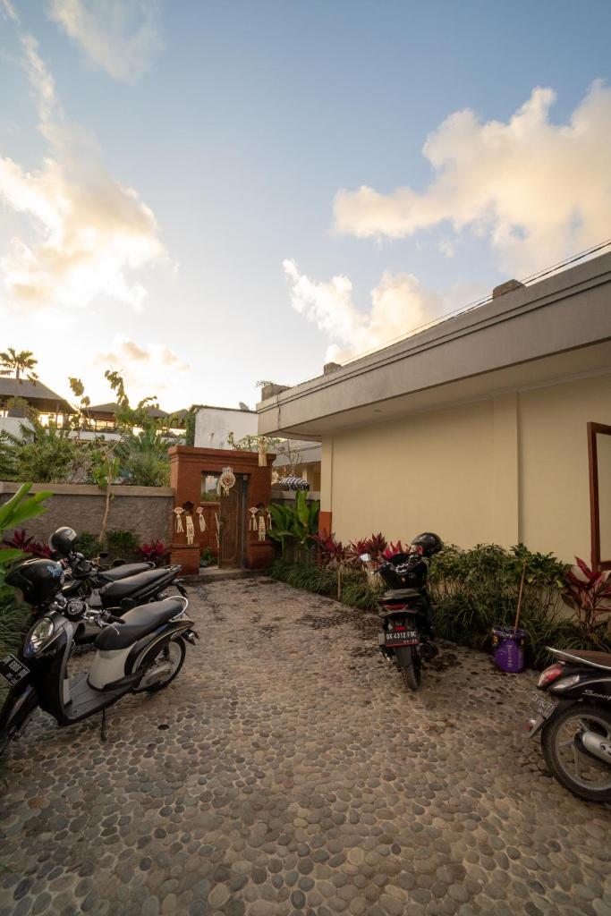 Gong Vanka Guest House Canggu - Tap to explore photos
