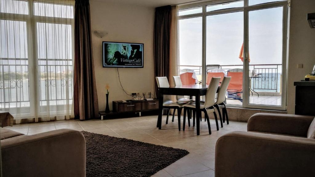 AKB Apartment Sea View photo 2