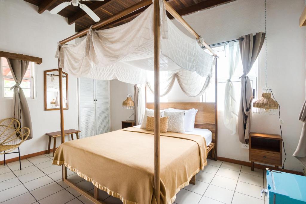 Selina Manuel Antonio photo 1