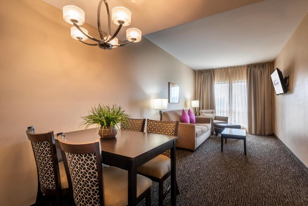 Grand Legacy At the Park Room Type - Queen Suite - Disability Access
