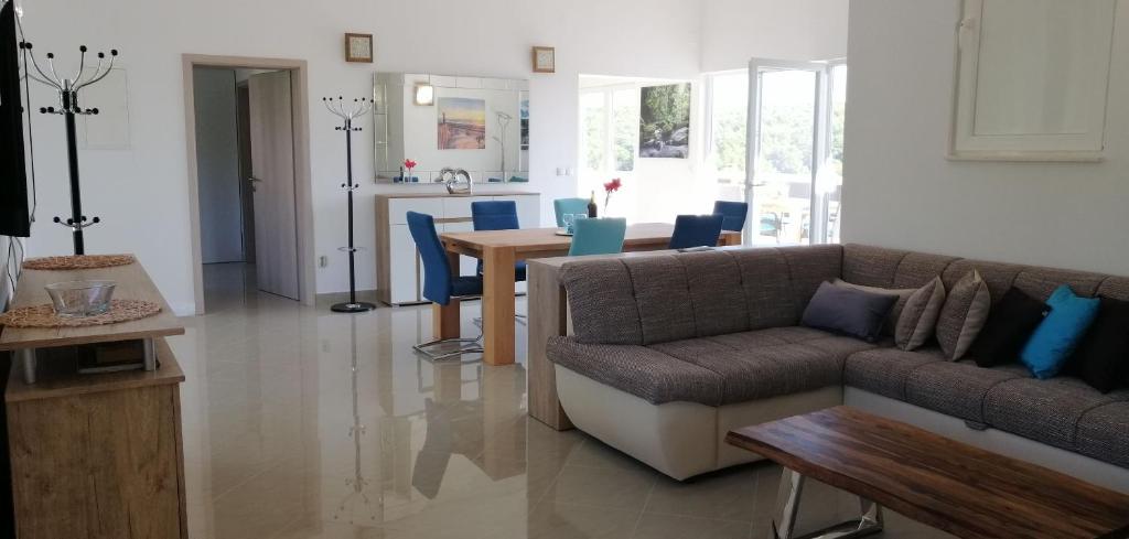 Apartment Penthouse by the sea photo 4