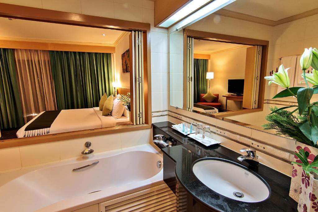 Двухместный (Двухместный номер Делюкс с 1 кроватью), Bossotel Bangkok