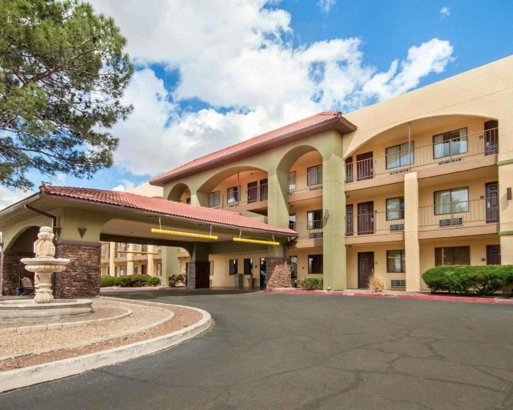 Quality Inn Airport East image