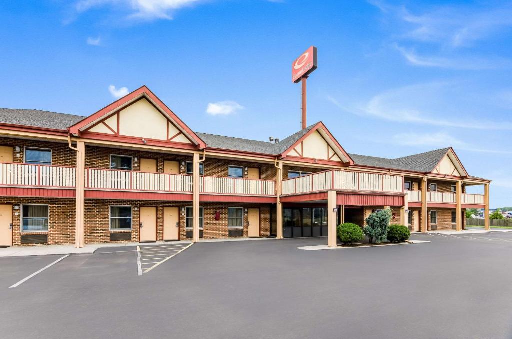 Econo Lodge Glade Springs I-81 image