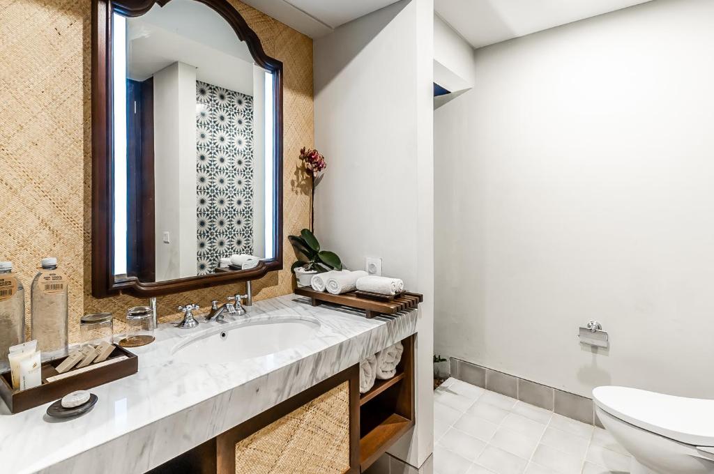 Lovina Beach Club & Resort Room Type - Premier Twin Room with Shuttle Denpasar - Lovina - Denpasar Lovina Beach Club & Resort Room Type - Premier Twin Room with Shuttle Denpasar - Lovina - Denpasar