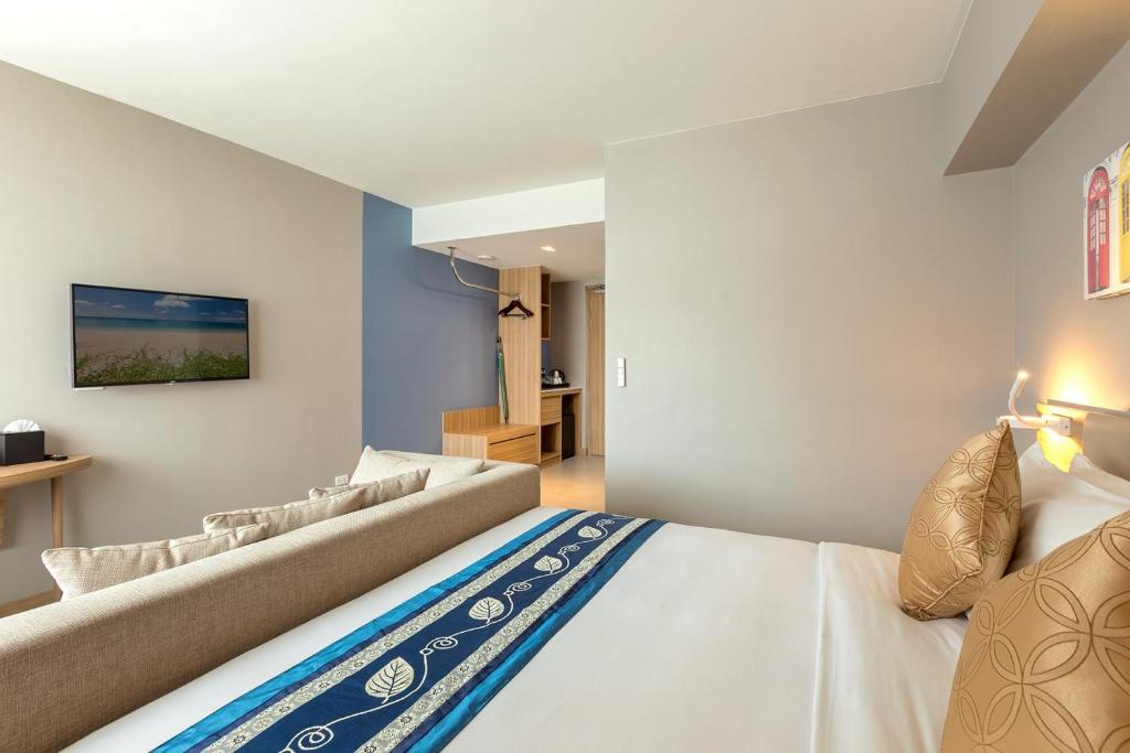 Двухместный (Номер Premier Corner, вид на горы), Journey Hub Hotel Phuket