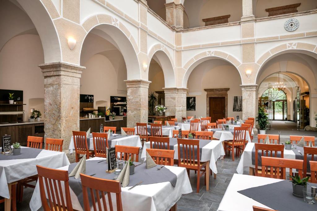 JUFA Hotel Schloss Röthelstein photo 4