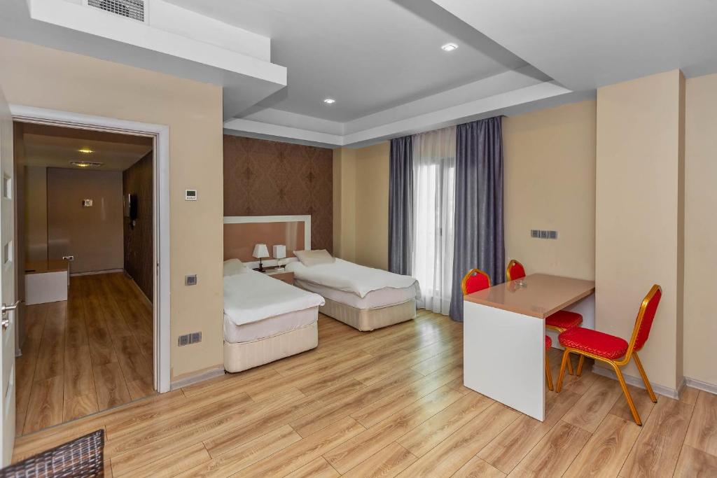 Семейный (Стандартный семейный номер), Апарт-отель Diplomat Suites