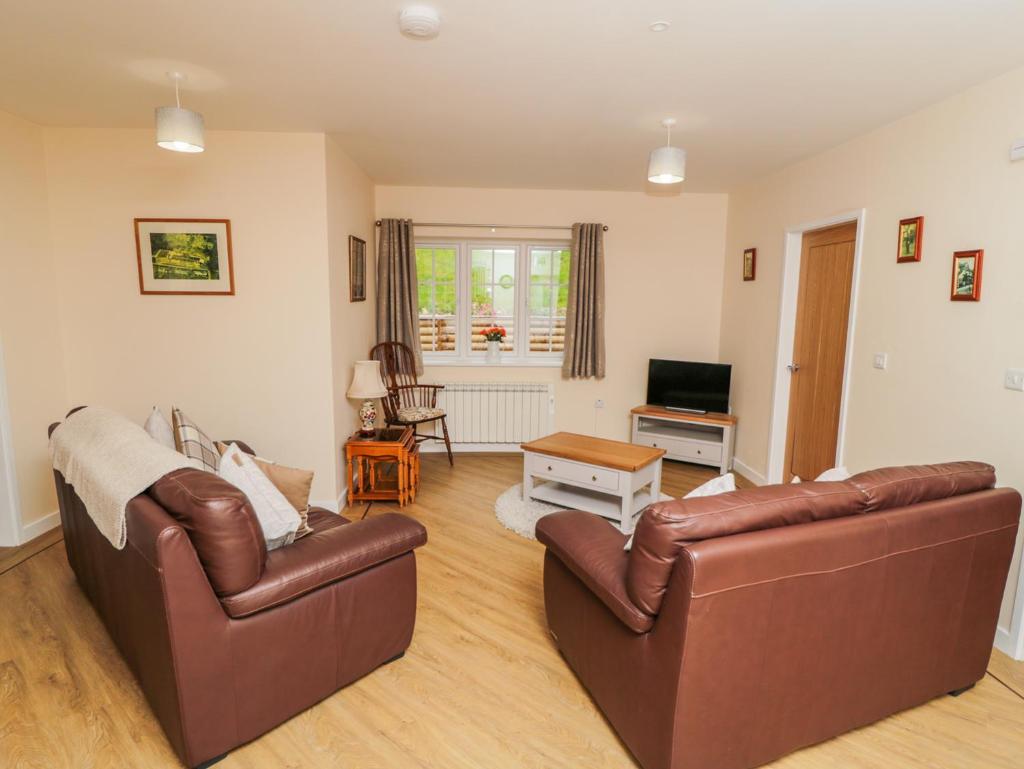 Ryedale Country Lodges - Hazel Lodge - Tap to explore photos