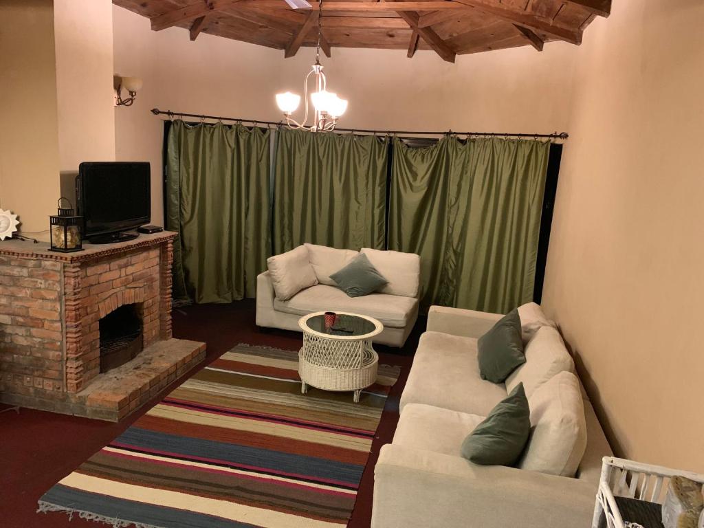 The Lakeview House with Private Pool photo 1