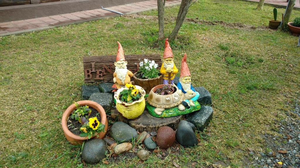 Los Tres Duendes photo 1