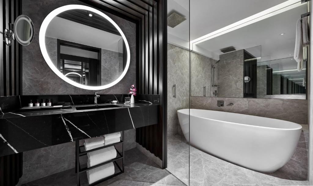 Двухместный (Номер Делюкс с видом на гавань), Fairmont Singapore