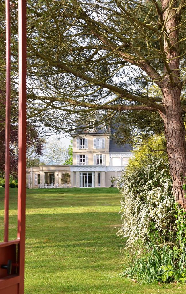 Chateau La Cheneviere photo 4