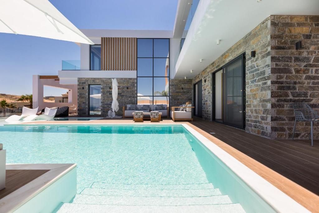 Wave Villa, Beach Front Retreat, By ThinkVilla photo 3
