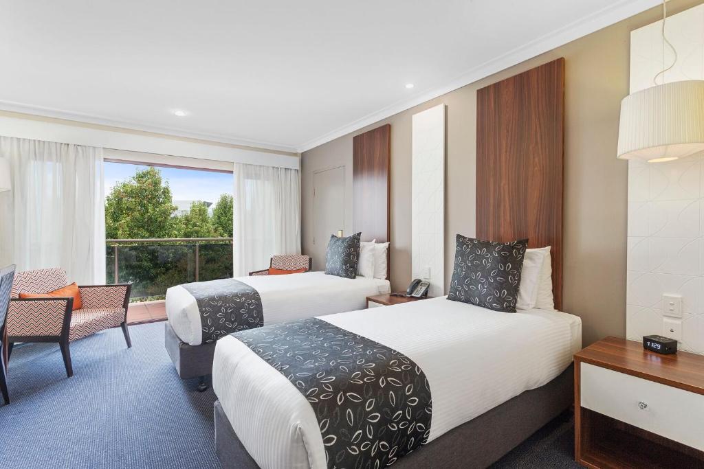 Quality Hotel Taylors Lakes Room Type - Deluxe Twin Room