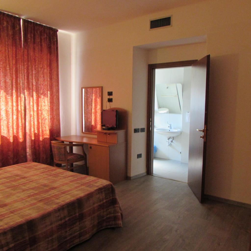 Hotel Alpi Del Mare photo 2