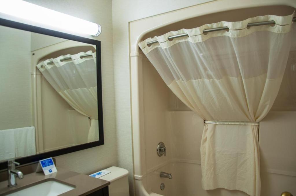 Comfort Inn Levis photo 1