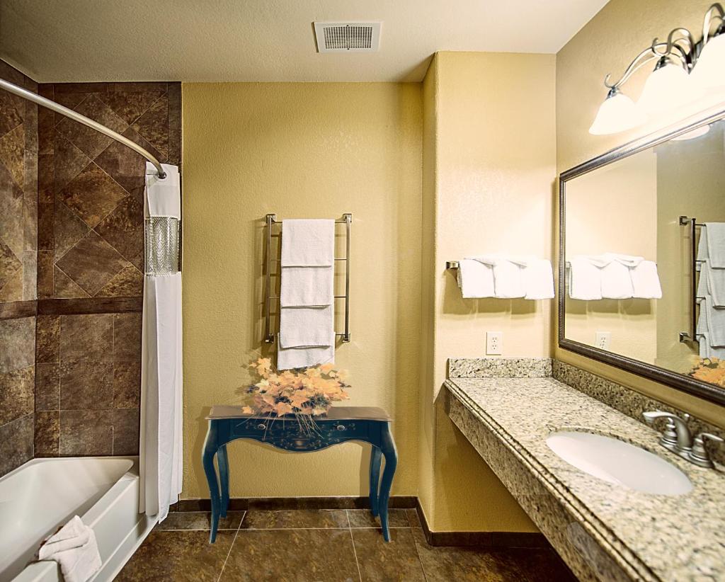 La Quinta by Wyndham Marble Falls photo 1