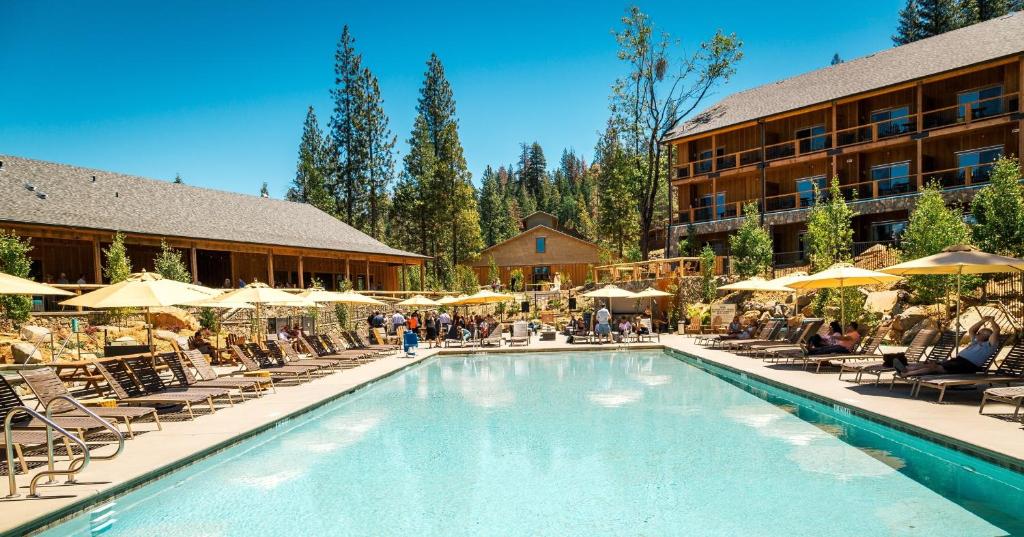 Rush Creek Lodge at Yosemite photo 2