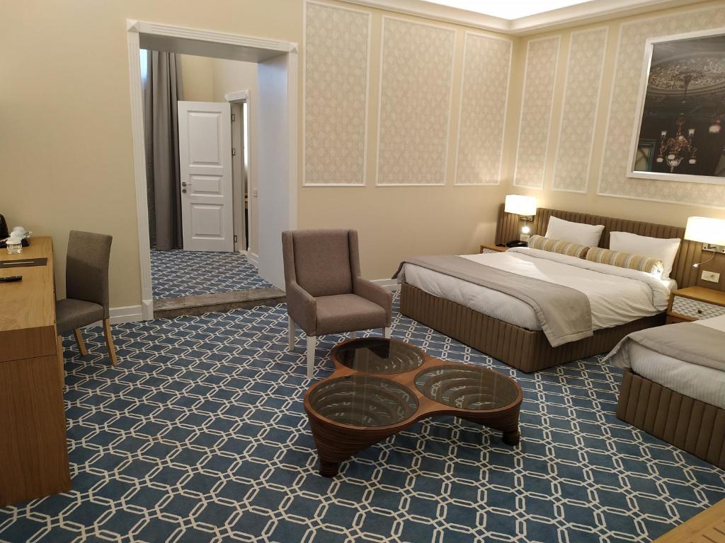 Двухместный (Бюджетный двухместный номер с 1 кроватью (без окна)), Promenade with parking