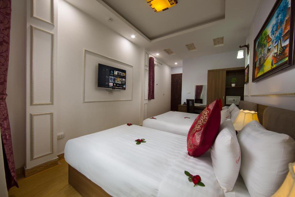 Трехместный (Трехместный номер с окном), Camel City Hotel