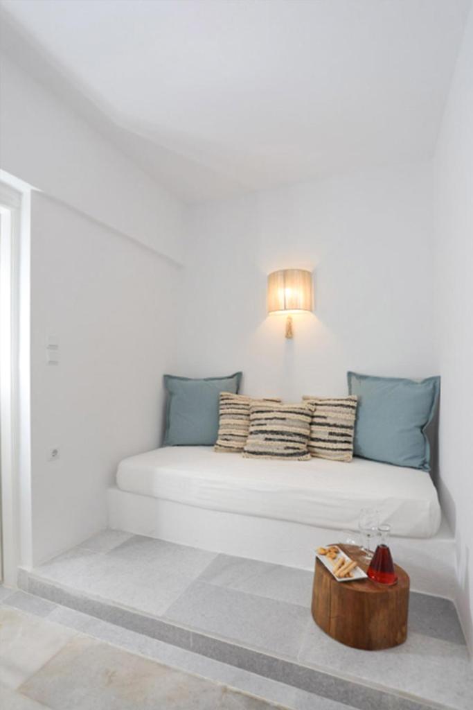 Апартаменты (Family Apartment Semi-Basement (5 Adults)), Marileta Apartments