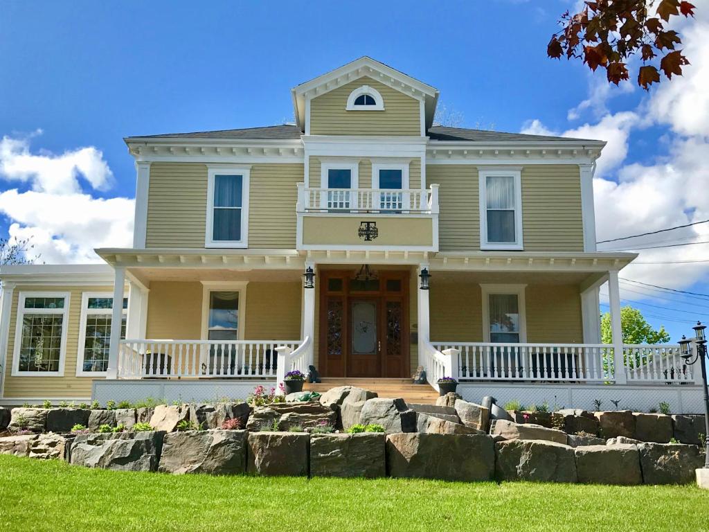 Tattingstone Inn photo 3