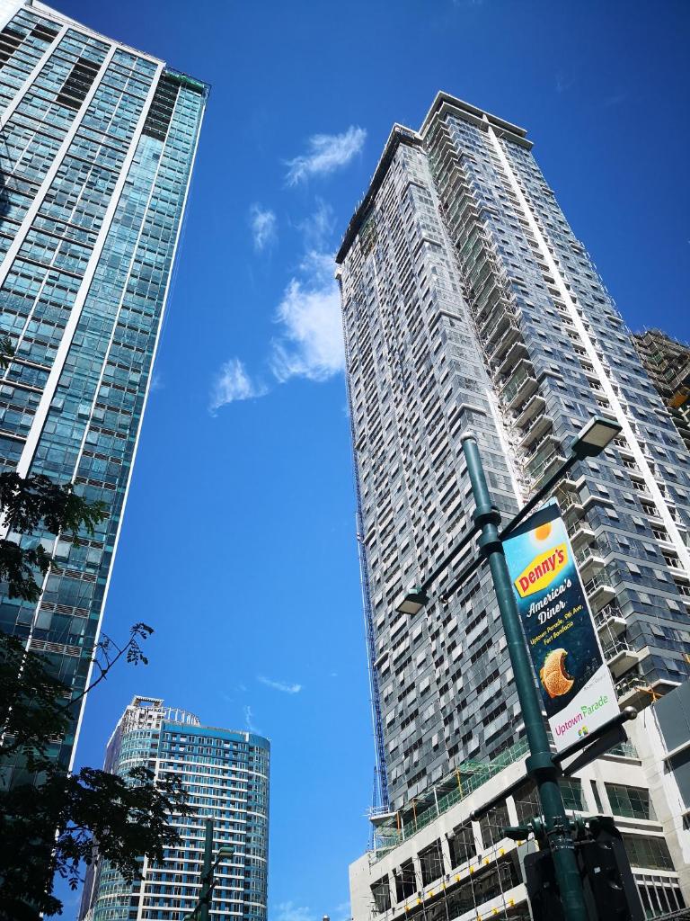 ONE UPTOWN （BGC）, Angono