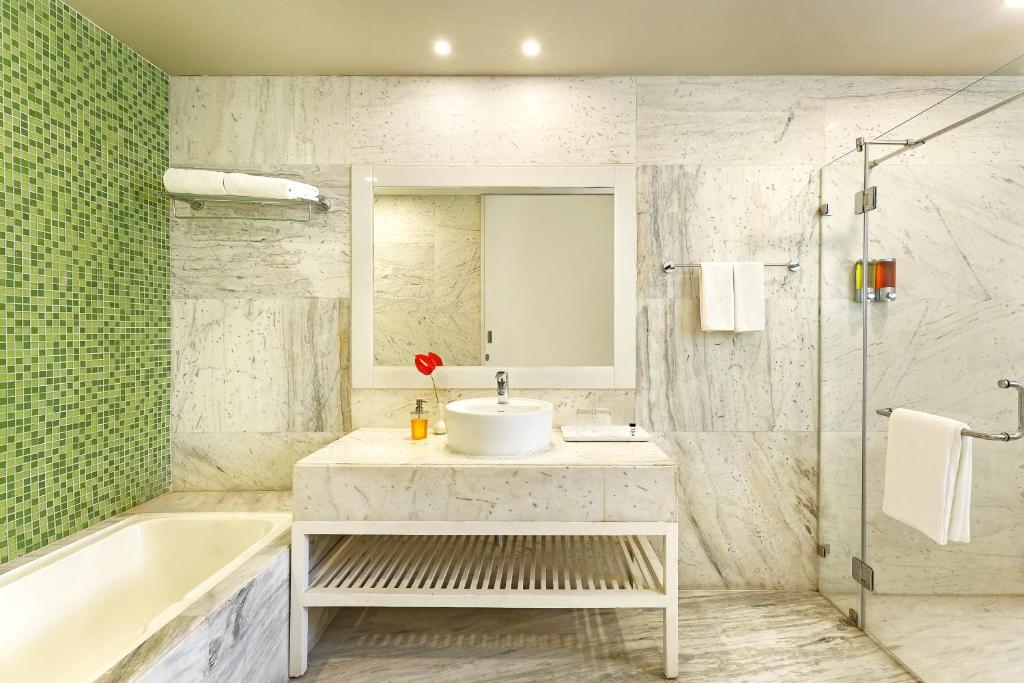 Двухместный (Двухместный номер Делюкс с 1 кроватью), RBD Sarovar Portico
